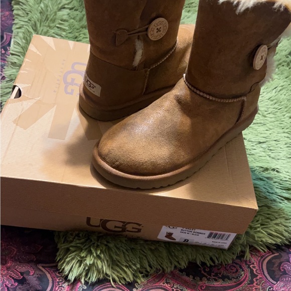 ✨Authentic UGG 🤎Australia Bailey Button Bomber Boots✨ - Picture 5 of 7